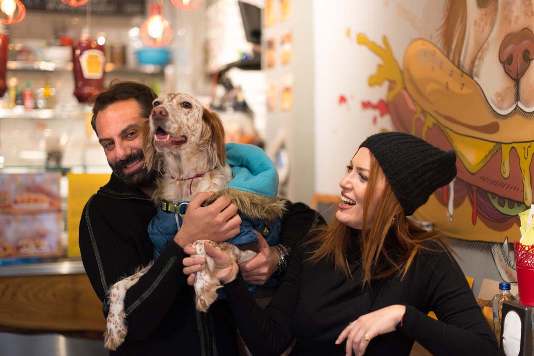 Küçük dükkanda büyük mutluluk; Jerry's Hot Dog Küçük dükkanda büyük mutluluk; Jerry's Hot Dog