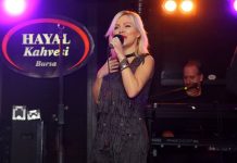 Ömür Gedik hayvanlar için sahnede!